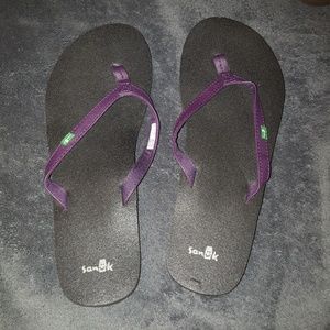 Womens Sanuk flip flops